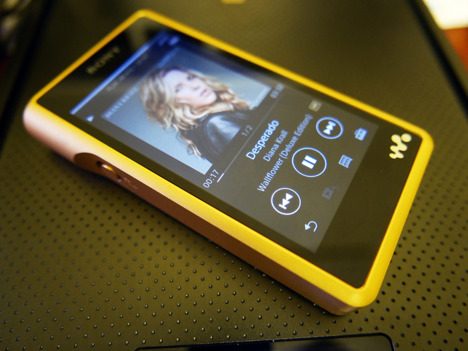 Goondu review: Sony NW-WM1Z Walkman is opulent, too expensive - Techgoondu