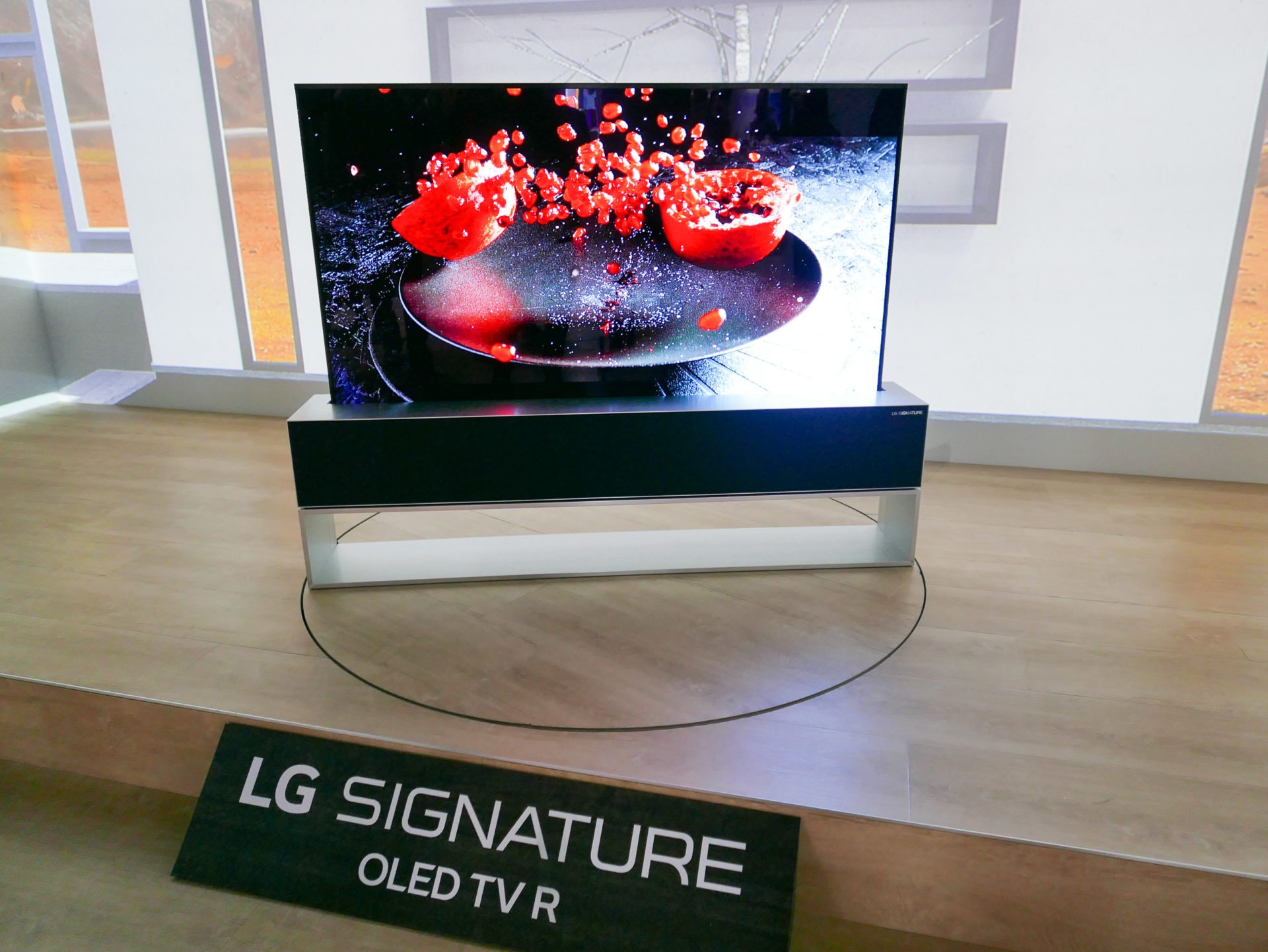 CES 2019: Samsung, LG tout 8K, AI and virtual assistants in new TVs ...