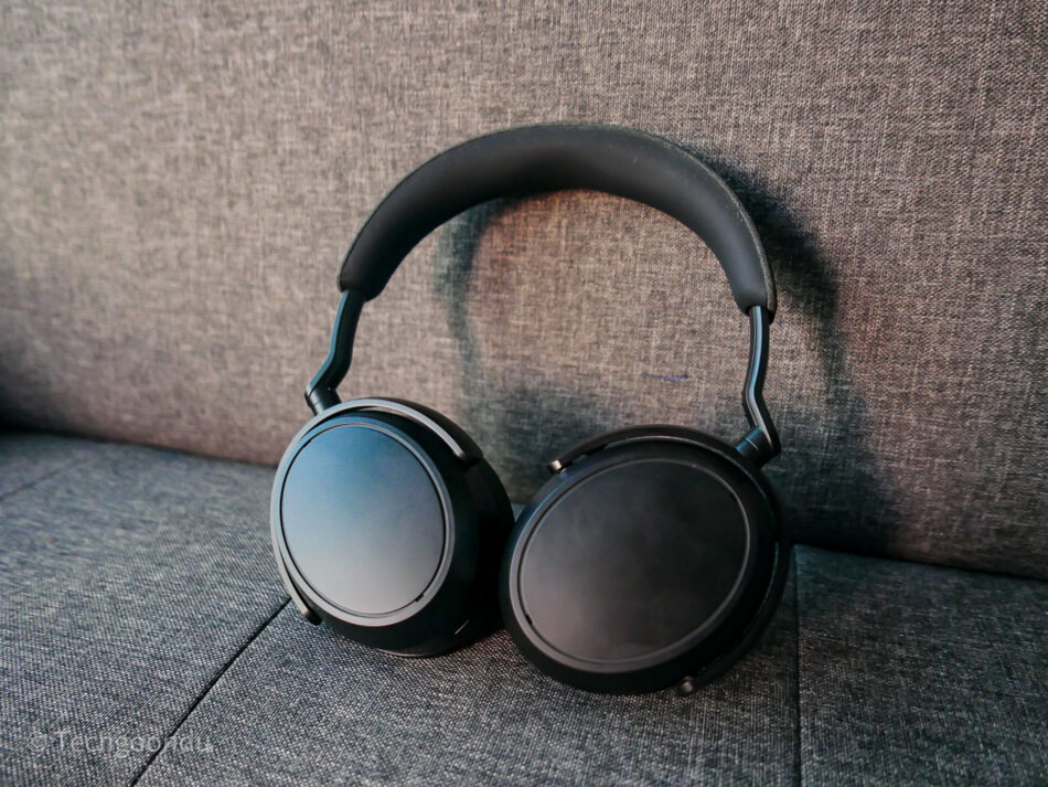 Sennheiser Momentum 4 Wireless review: Understated headphones sound ...